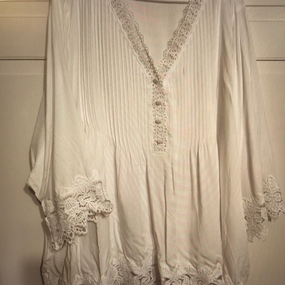 Chelsea & Theodore White Lace Blouse